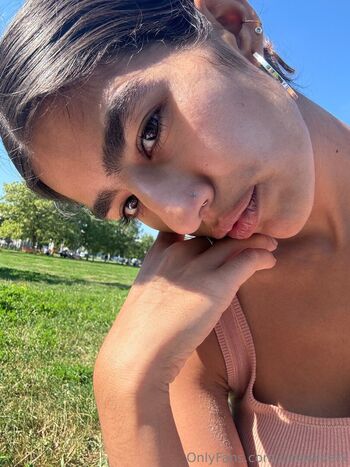 Full leaked Aaeysha private onlyfans photo