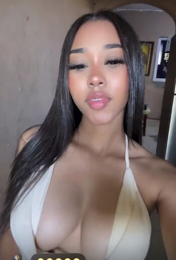 Full leaked Albeilly private onlyfans photo