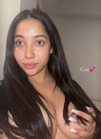 Full leaked Aliiyarose private onlyfans photo
