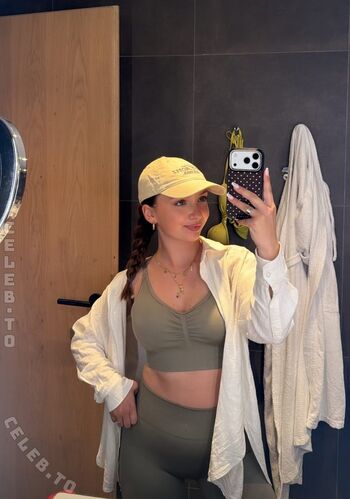 Full leaked Alinamour private onlyfans photo