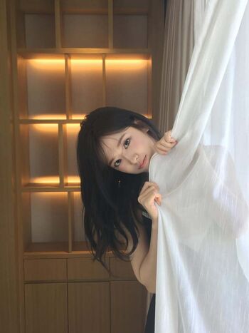 An Yujin 안유진 |