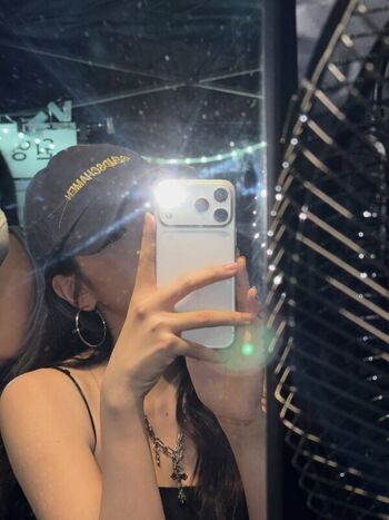 Full leaked An yujin private onlyfans photo
