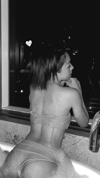 Full leaked Angellowee private onlyfans photo