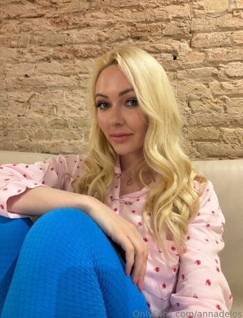 anna delos / annadelosshow / Flexiblewhore