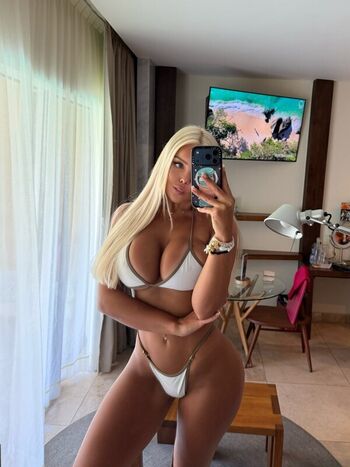 Anna Huntt