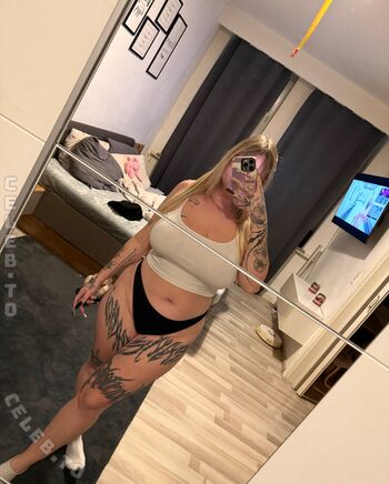 Full leaked Annalenaaa private onlyfans photo