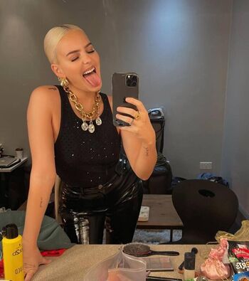 Full leaked Annemarie private onlyfans photo