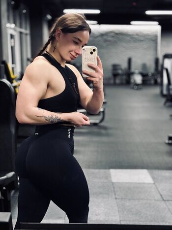 Full leaked Apollonchil private onlyfans photo