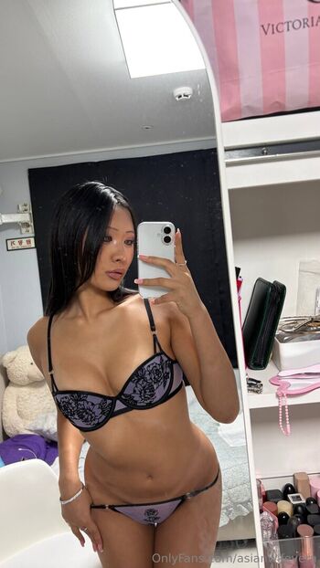 Full leaked Asianwifevera private onlyfans photo