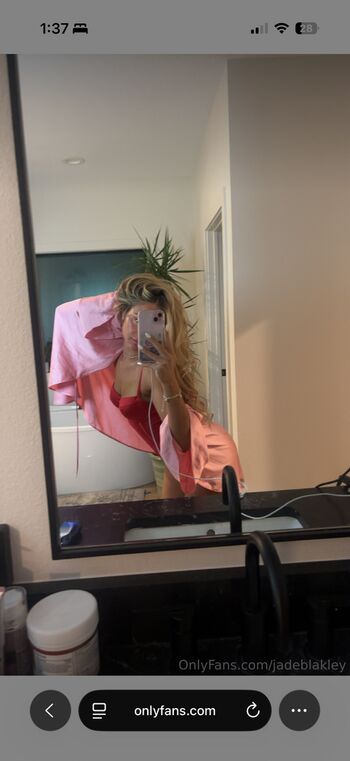 Full leaked Avelynraee page private onlyfans photo
