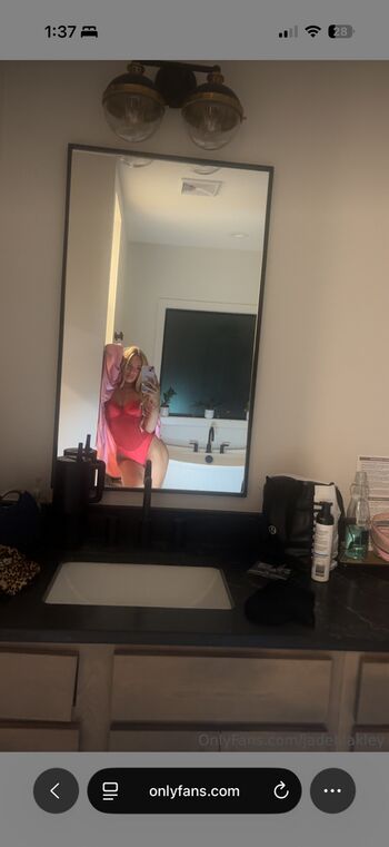Full leaked Avelynraee page private onlyfans photo