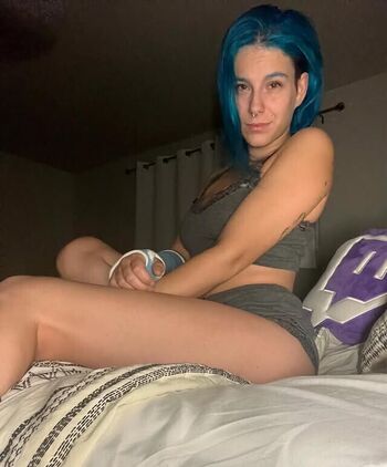 Avery Petite