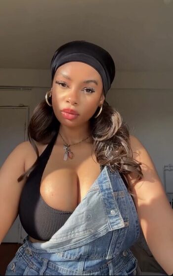 Full leaked Babeinpinksilk private onlyfans photo