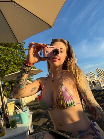 Full leaked Bananinbananon private onlyfans photo