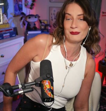 BasicWitGirl