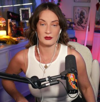 BasicWitGirl