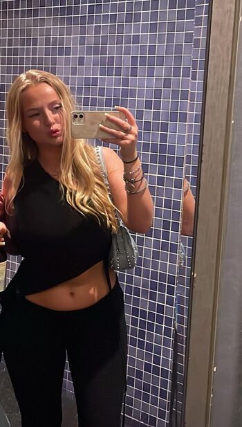 Full leaked Bella turner private onlyfans photo