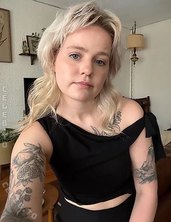 Full leaked Blondpeche private onlyfans photo