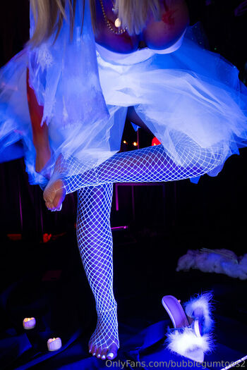 bubblegumtoes2