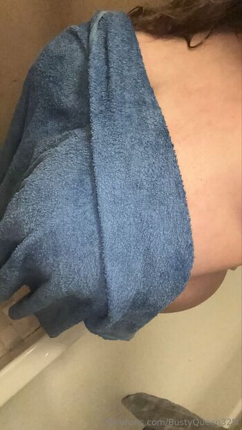 bustyqueen32m