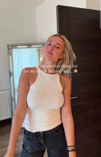 Full leaked Carolinemarie private onlyfans photo
