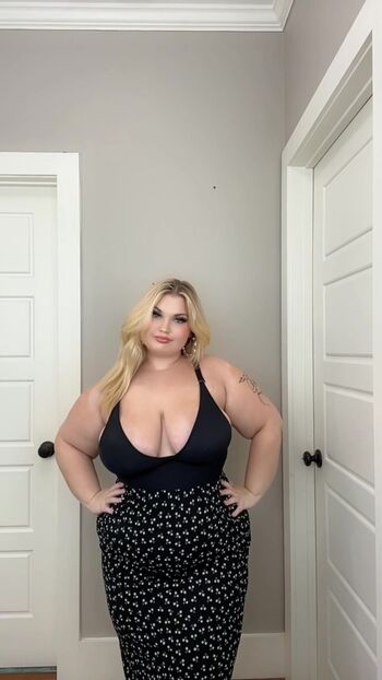 Full leaked Chaosbycallie private onlyfans photo