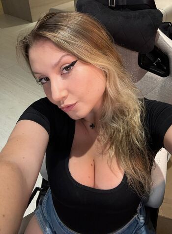Full leaked Cherrygumms private onlyfans photo