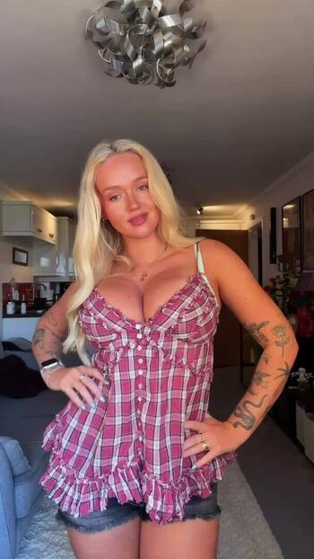 Full leaked Cherryswatermelons private onlyfans photo