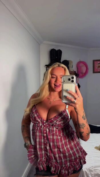 Full leaked Cherryswatermelons private onlyfans photo