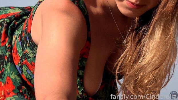 Full leaked Cinderella girl private onlyfans photo