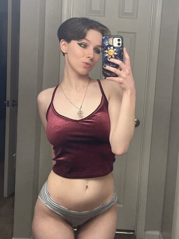 Full leaked Comfygrimrose private onlyfans photo