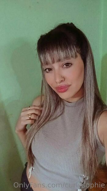 Full leaked Curlysophie private onlyfans photo