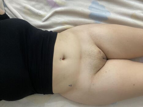 curvygothguurl