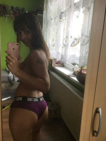 Full leaked Czech girls private onlyfans photo