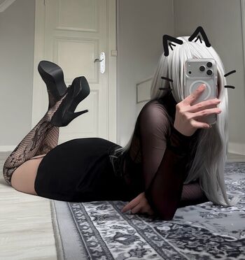 Full leaked Dllshaped private onlyfans photo