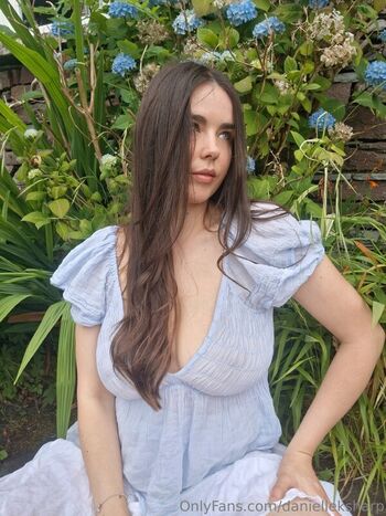 Full leaked Daniimee  page private onlyfans photo