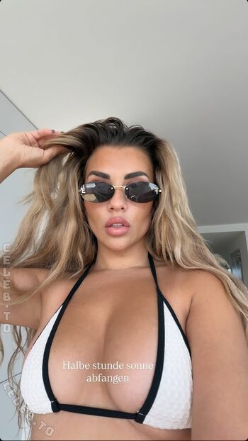 Full leaked Deeanaofficial private onlyfans photo