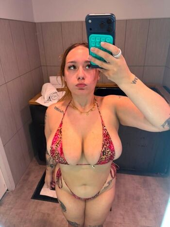 Full leaked Desi flora private onlyfans photo