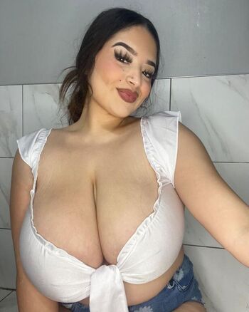 Full leaked Dezerai angel private onlyfans photo