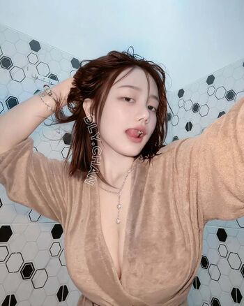 Full leaked Dly chan private onlyfans photo