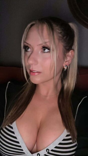 Full leaked Dorixoxo private onlyfans photo