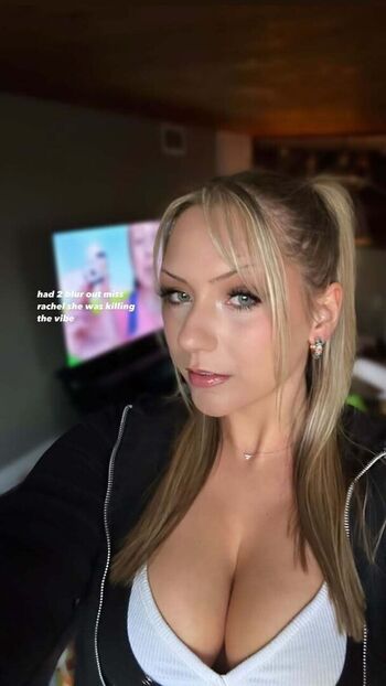 Full leaked Dorixoxo private onlyfans photo