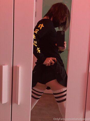 Ella Hollywood