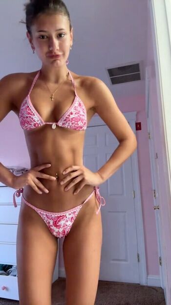 Full leaked Ellesbellss private onlyfans photo