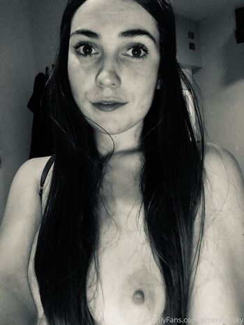 Full leaked Emeraldskky private onlyfans photo