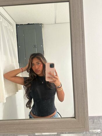 Full leaked Emikoxo private onlyfans photo