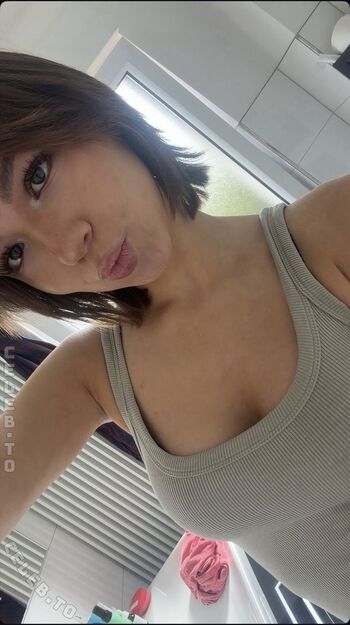 Full leaked Emilyynl private onlyfans photo