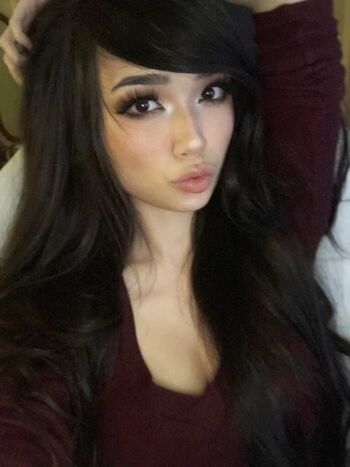 Full leaked Emiru private onlyfans photo