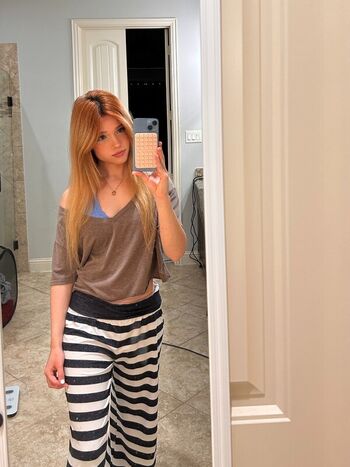 Full leaked Emmyuh private onlyfans photo