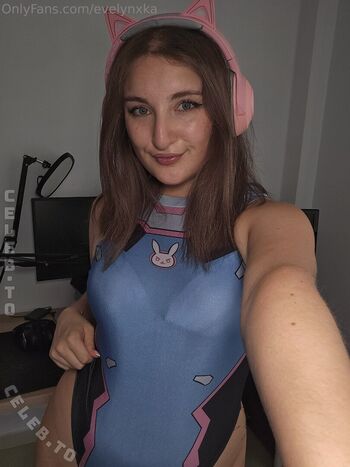 Full leaked Evelynxka private onlyfans photo
